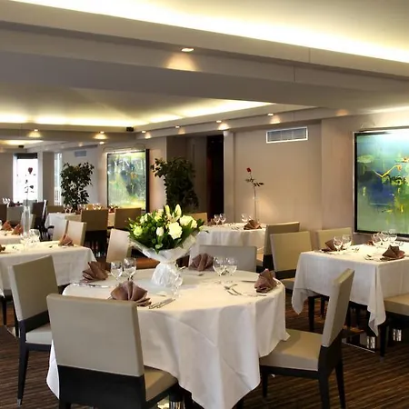 Отель Amiraute Golf Deauville Тук