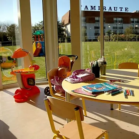 Отель Amiraute Golf Deauville 3*