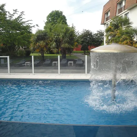 Отель Amiraute Golf Deauville 3*