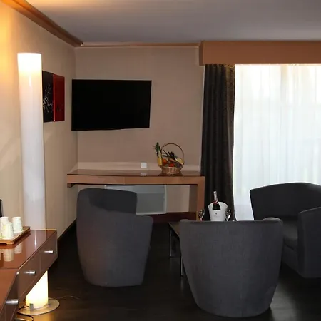 Отель Amiraute Golf Deauville