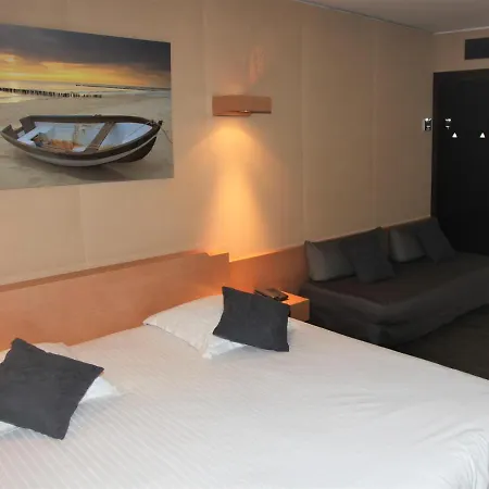 Отель Amiraute Golf Deauville